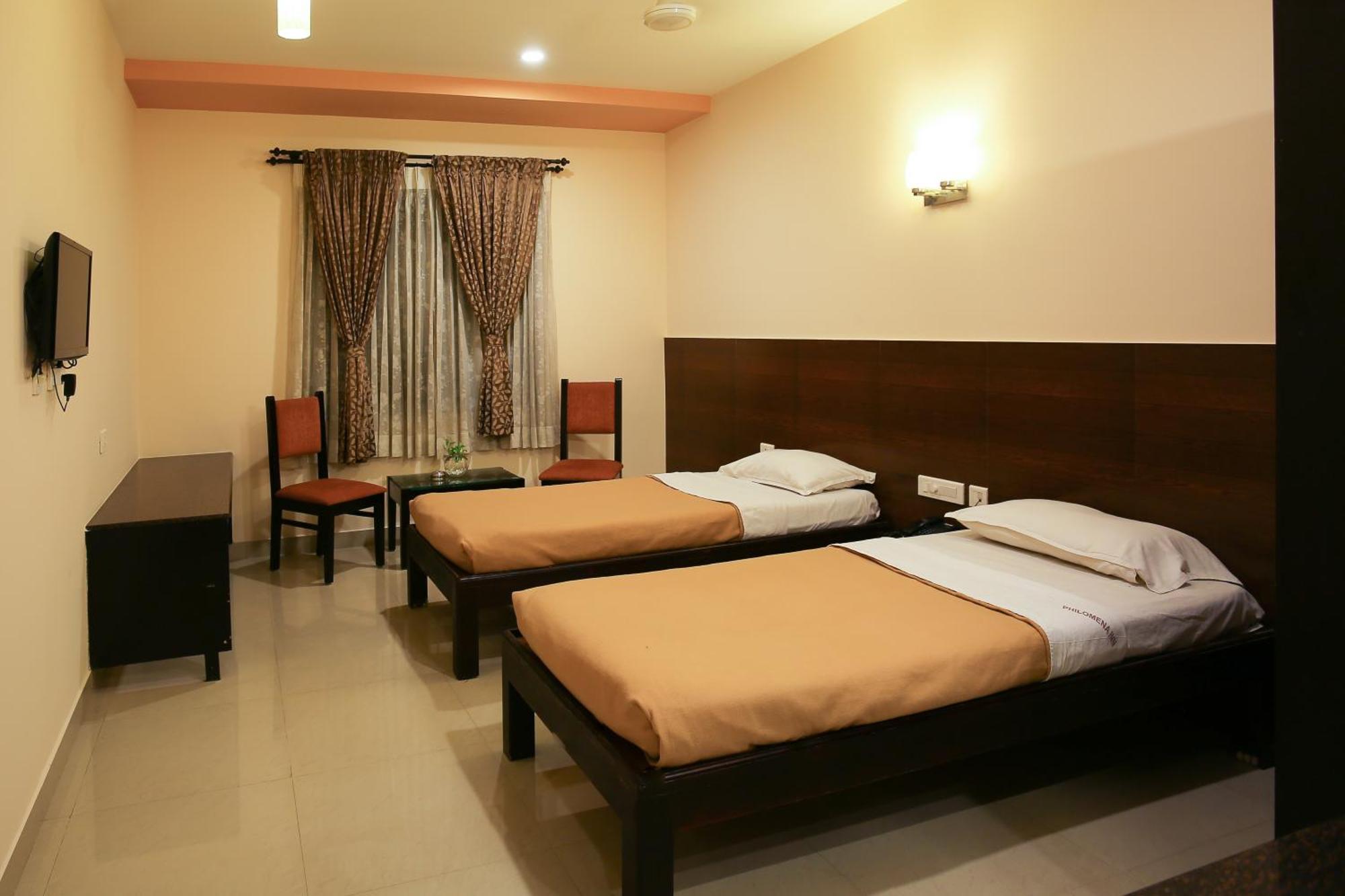 Philomena Hotel & Apartment Thanjavur Extérieur photo