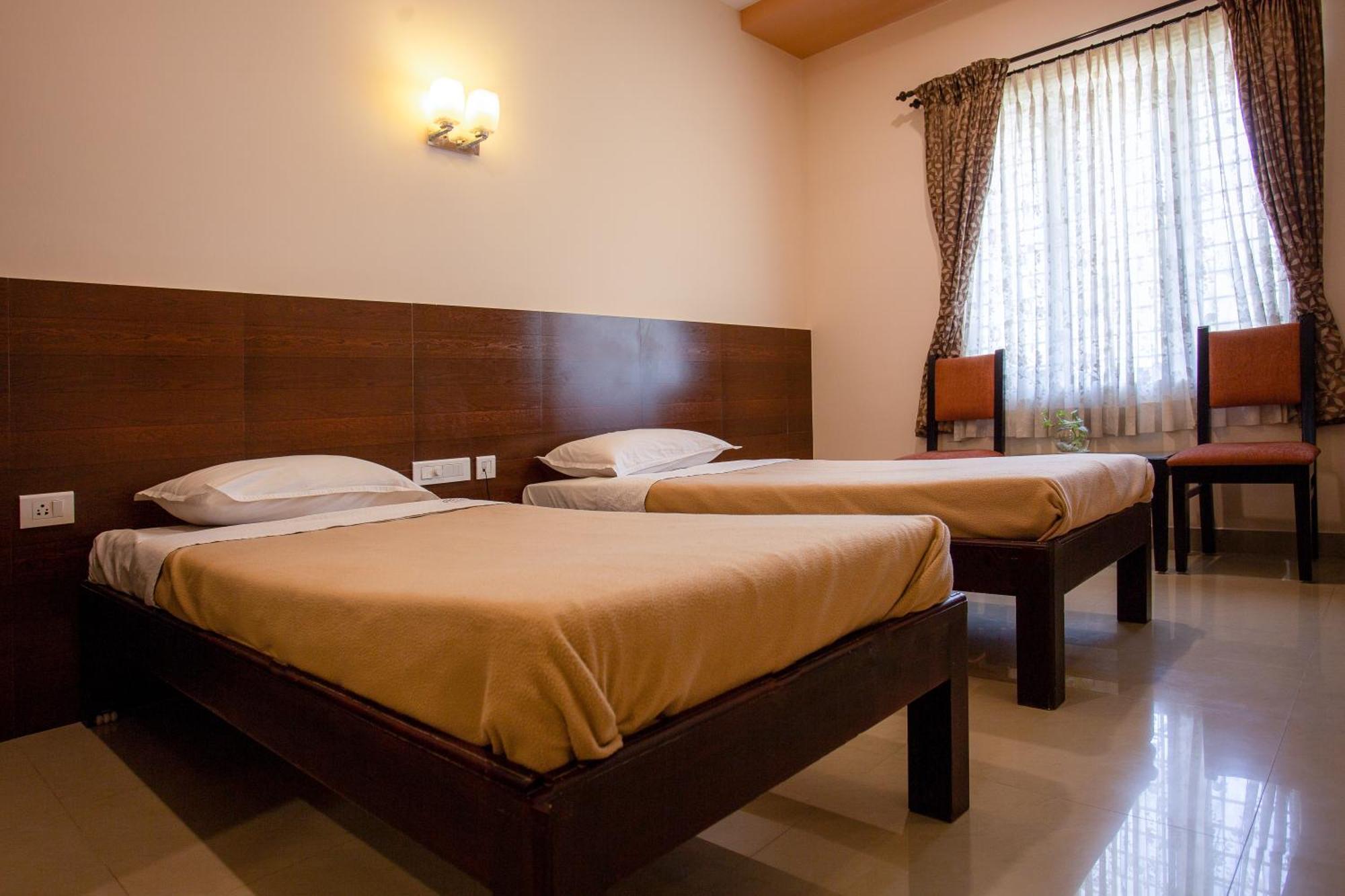 Philomena Hotel & Apartment Thanjavur Extérieur photo